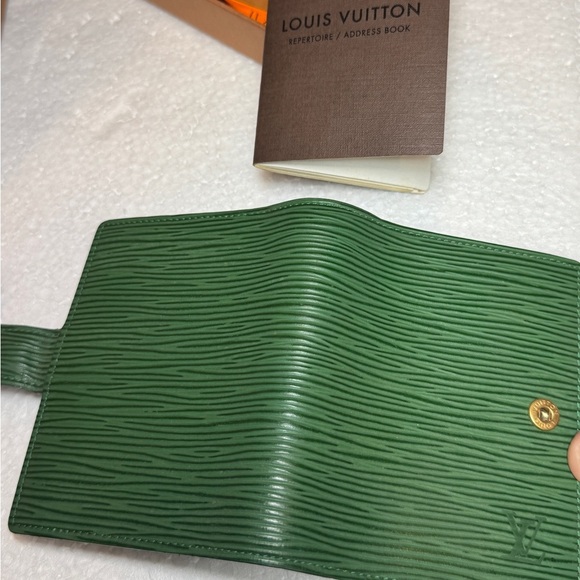 Louis Vuitton Green Epi phone book card holder **RARE** - Picture 10 of 16